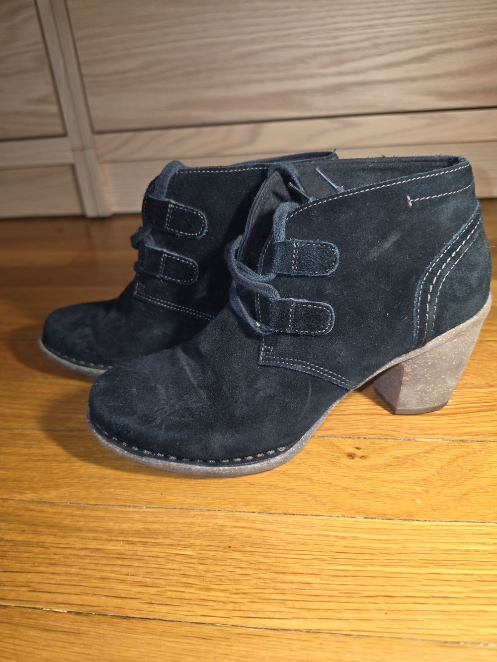Clarks Artisan Black Suede Ankle Boots 7.5 M
